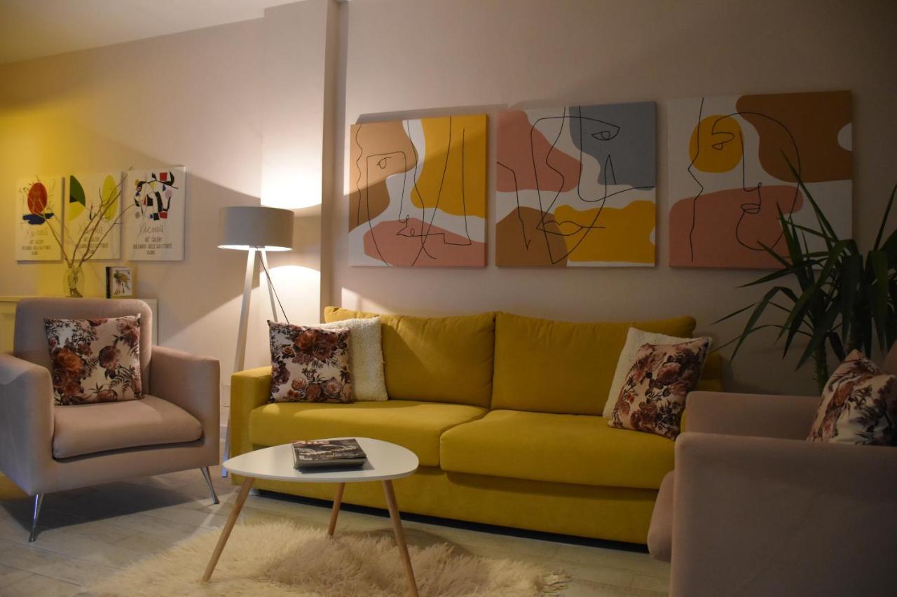 Appartement By The *